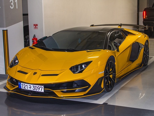 Lamborghini Aventador 2013