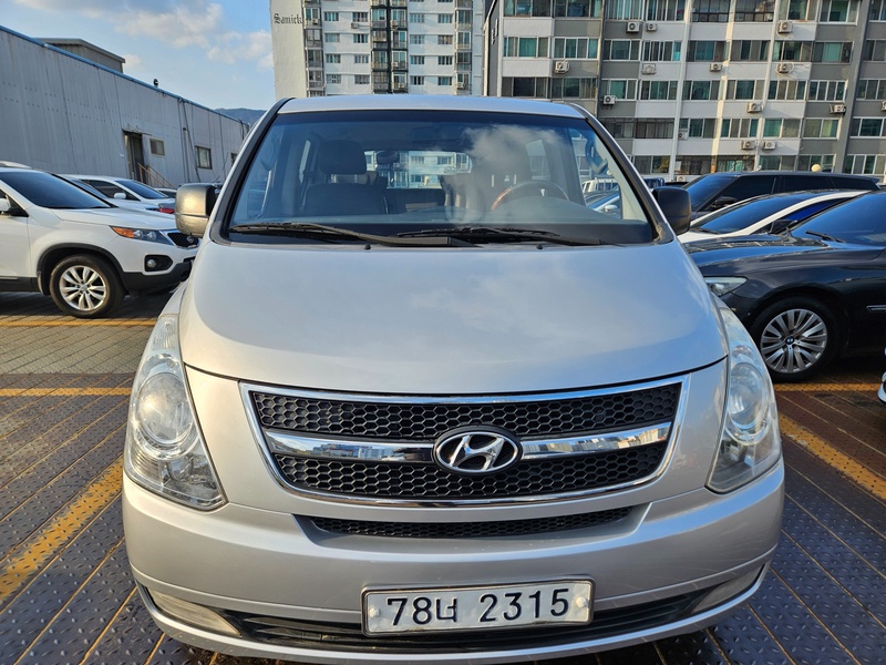 Hyundai Starex
