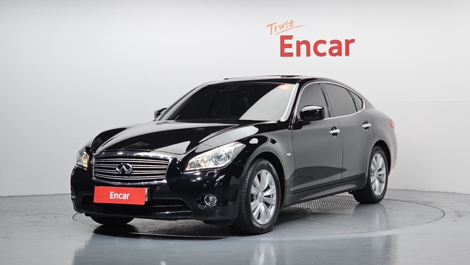 Infiniti M 2011