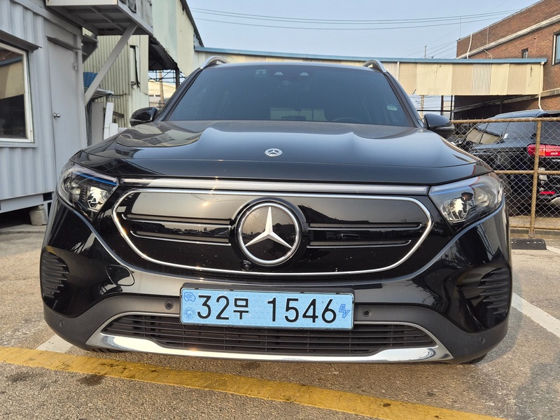 Mercedes-Benz EQB
