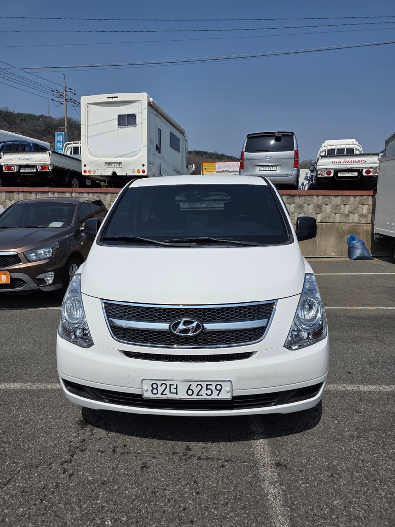 Hyundai Starex