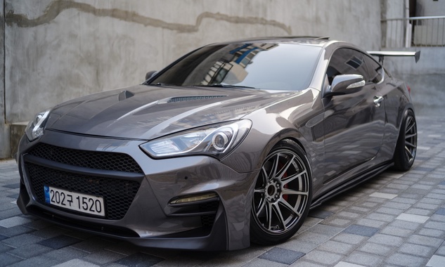 Hyundai Genesis 2012