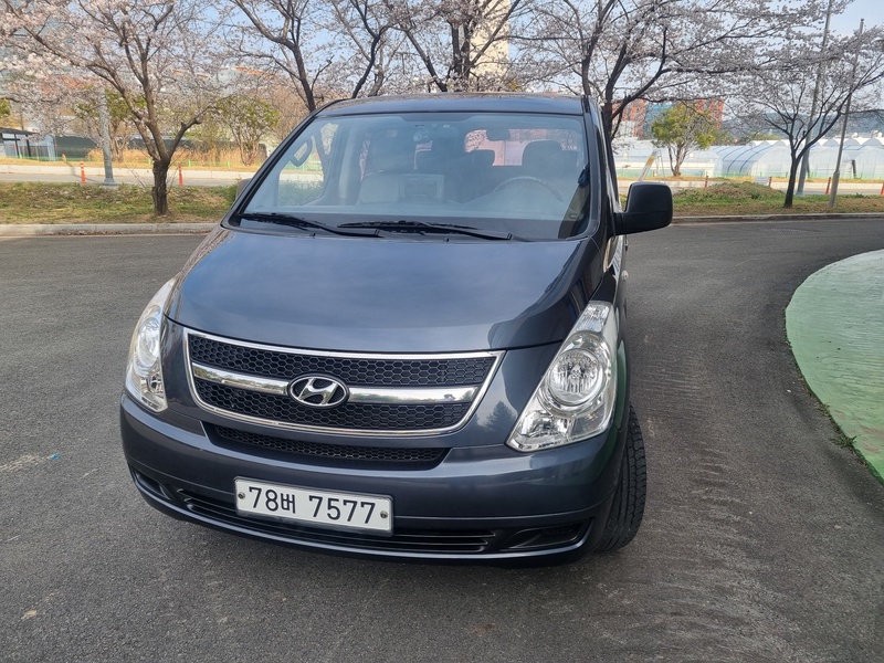 Hyundai Starex
