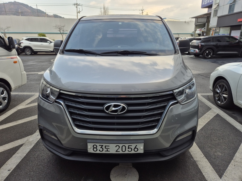 Hyundai Starex