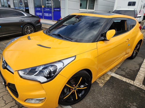 Hyundai Veloster 2013