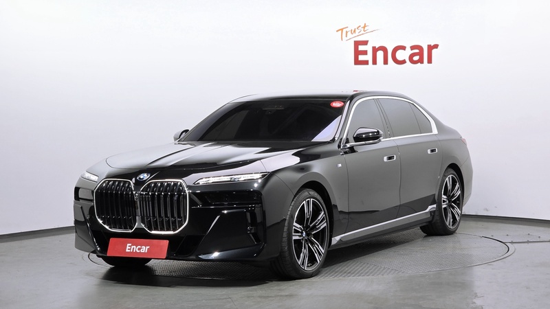 BMW i7