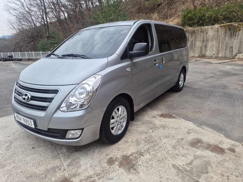 Hyundai Starex
