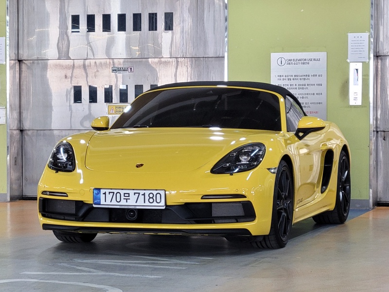 Porsche 718