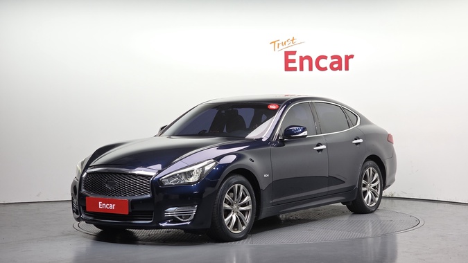 Infiniti Q70 2015