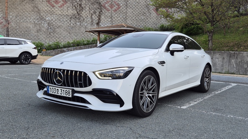 Mercedes-Benz AMG GT