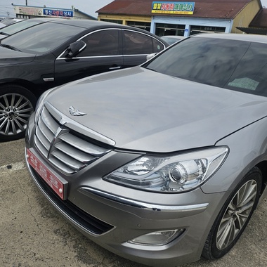 Hyundai Genesis 2013