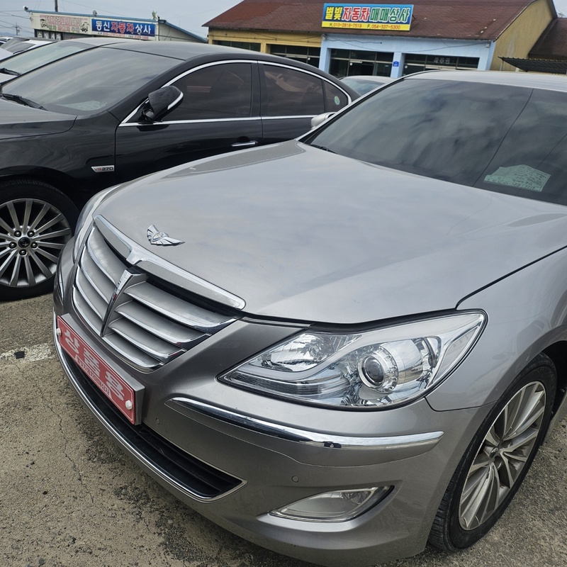 Hyundai Genesis