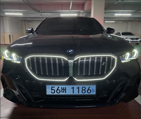 BMW i5 2024