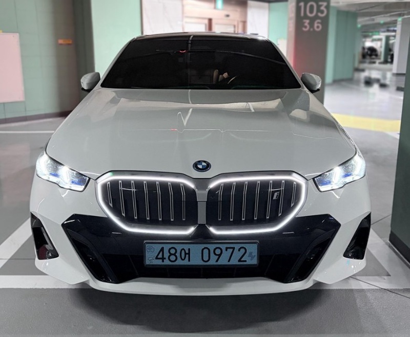 BMW i5