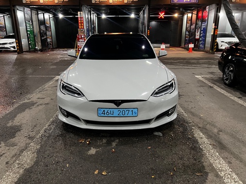 Tesla Model S 2018