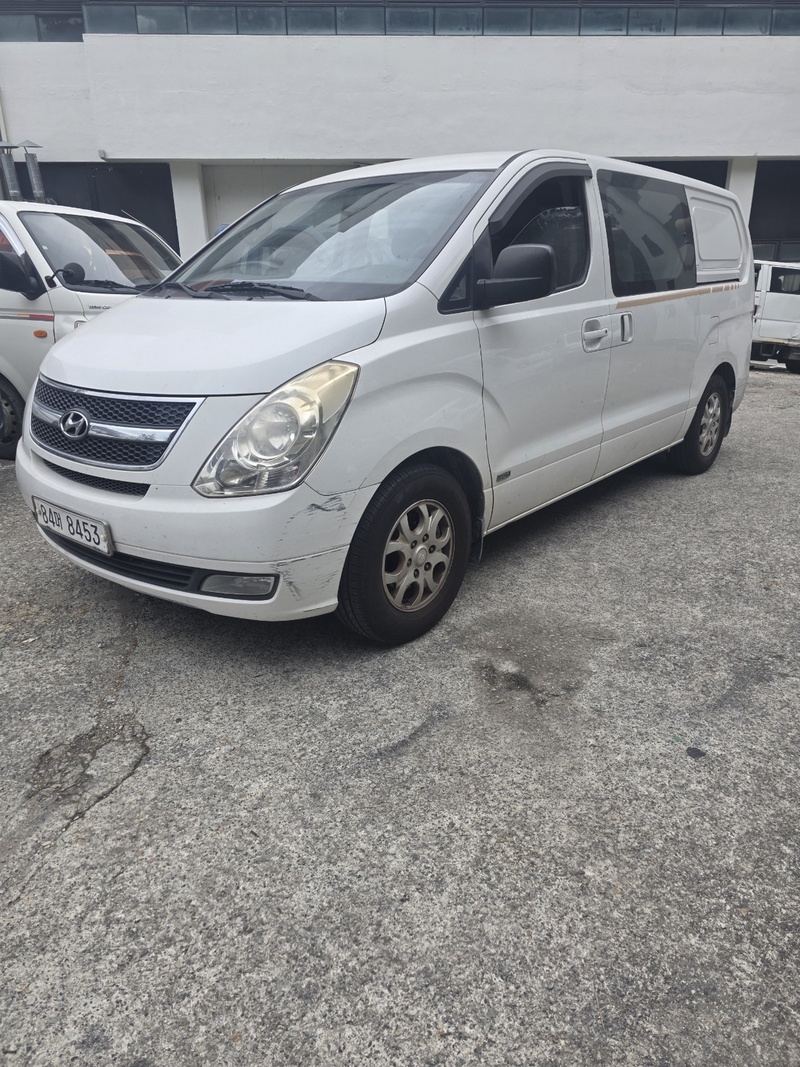 Hyundai Starex