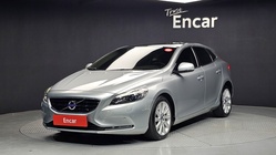 Volvo V40 2015