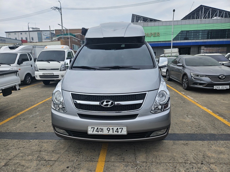 Hyundai Starex