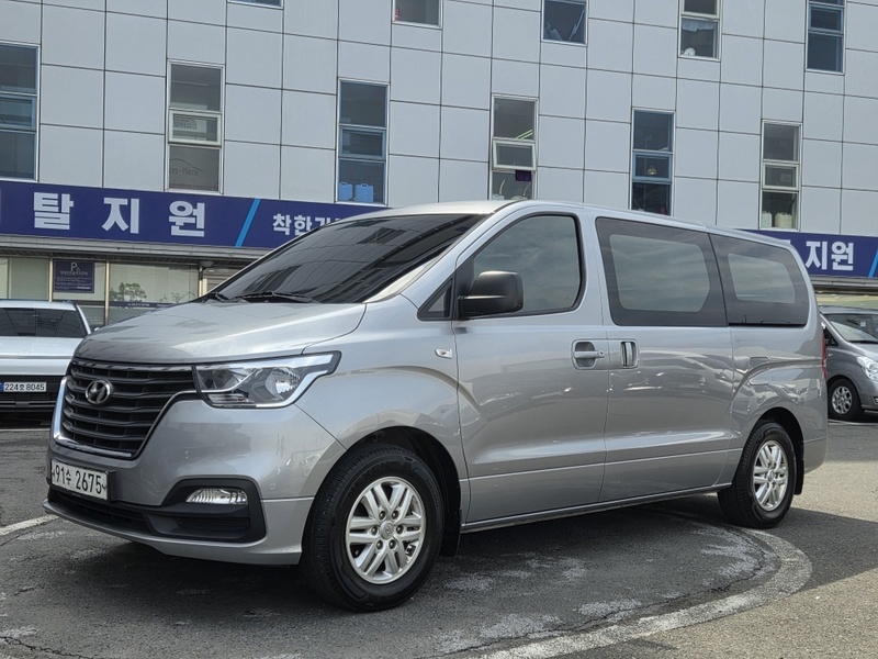 Hyundai Starex