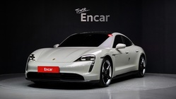 Porsche Taycan 2022