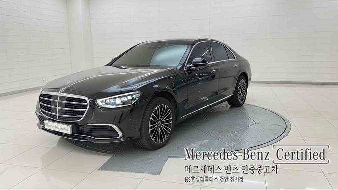 Mercedes-Benz S-Class 2025