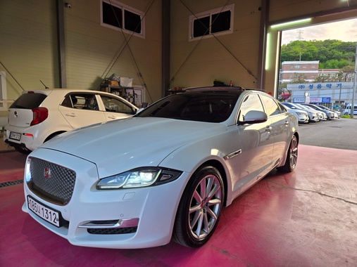 Jaguar XJ 2017