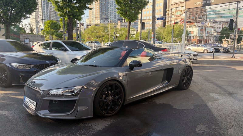 Audi R8