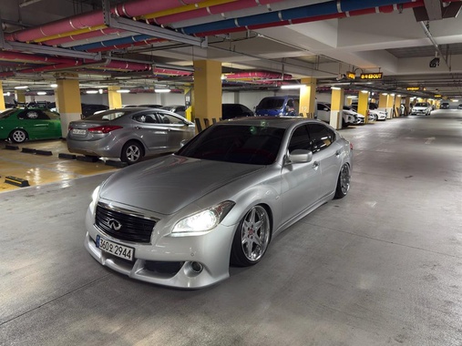 Infiniti M 2010