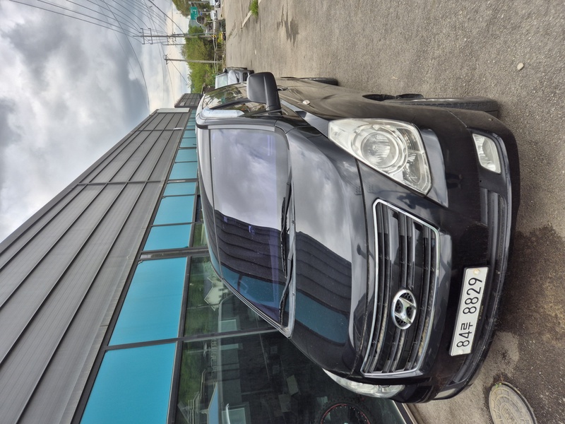 Hyundai Starex
