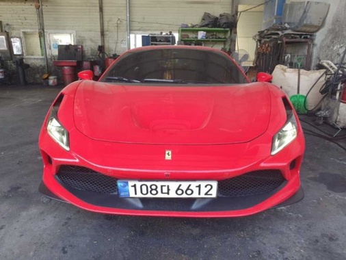 Ferrari F8 2021