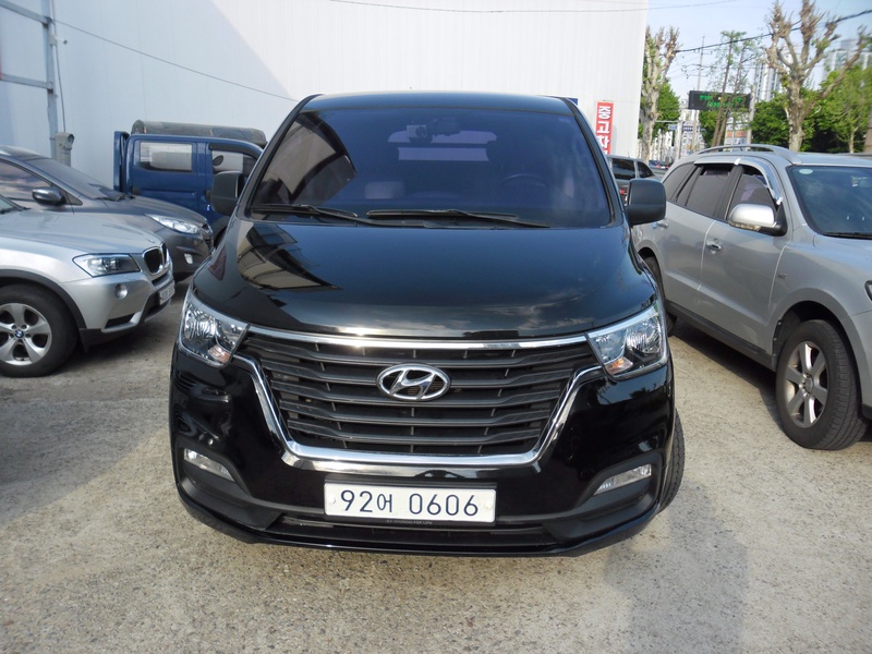 Hyundai Starex