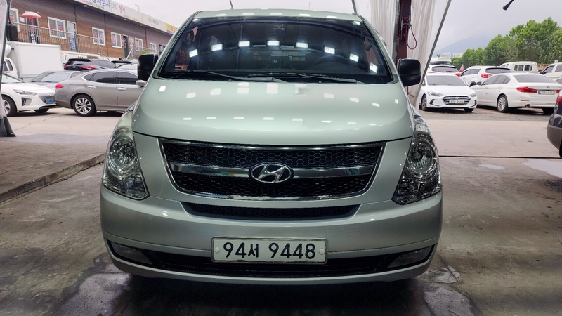 Hyundai Starex