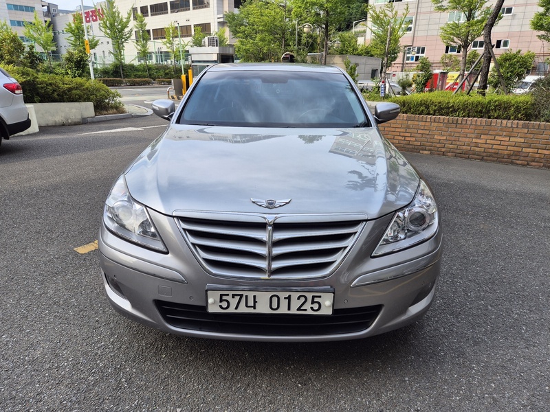 Hyundai Genesis