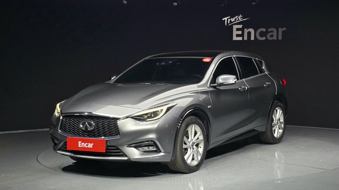 Infiniti Q30 2019