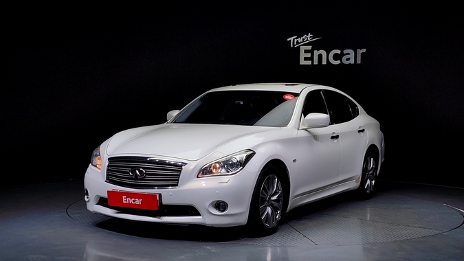 Infiniti M 2011