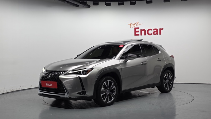 Lexus UX 2023