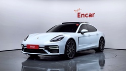 Porsche Panamera 2023