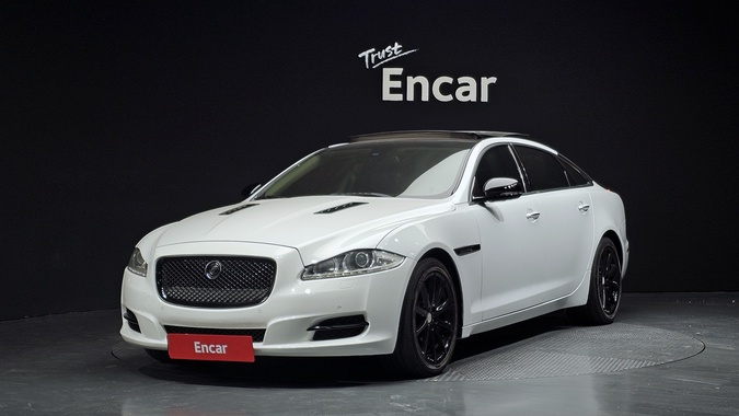 Jaguar XJ 2011