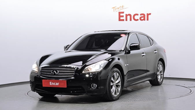 Infiniti M 2013