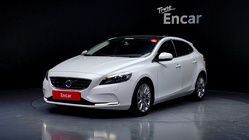 Volvo V40 2015