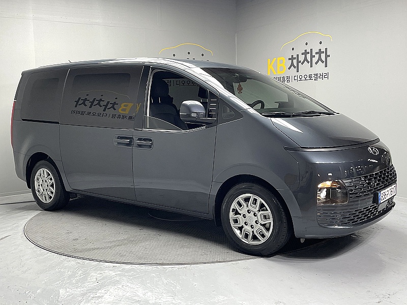 Hyundai Staria