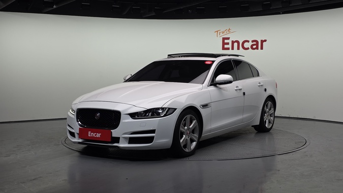Jaguar XE 2015