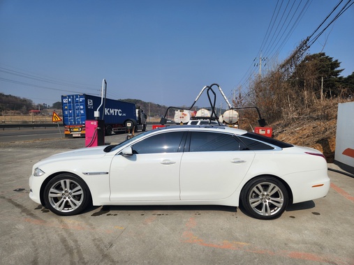 Jaguar XJ 2011