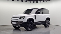 Land Rover Defender 2025
