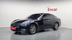 Infiniti Q70 2015