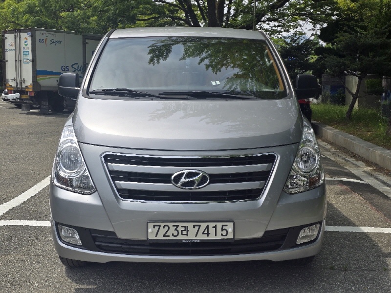 Hyundai Starex