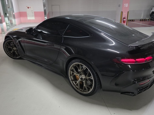 Mercedes-Benz AMG GT 2025