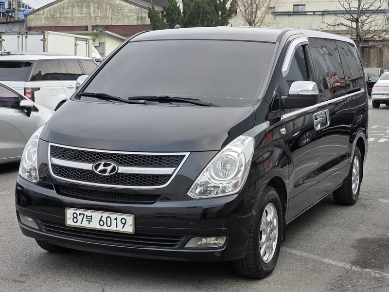Hyundai Starex