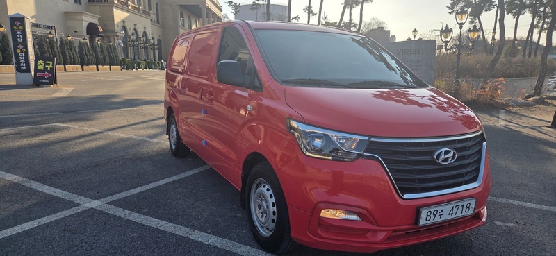 Hyundai Starex