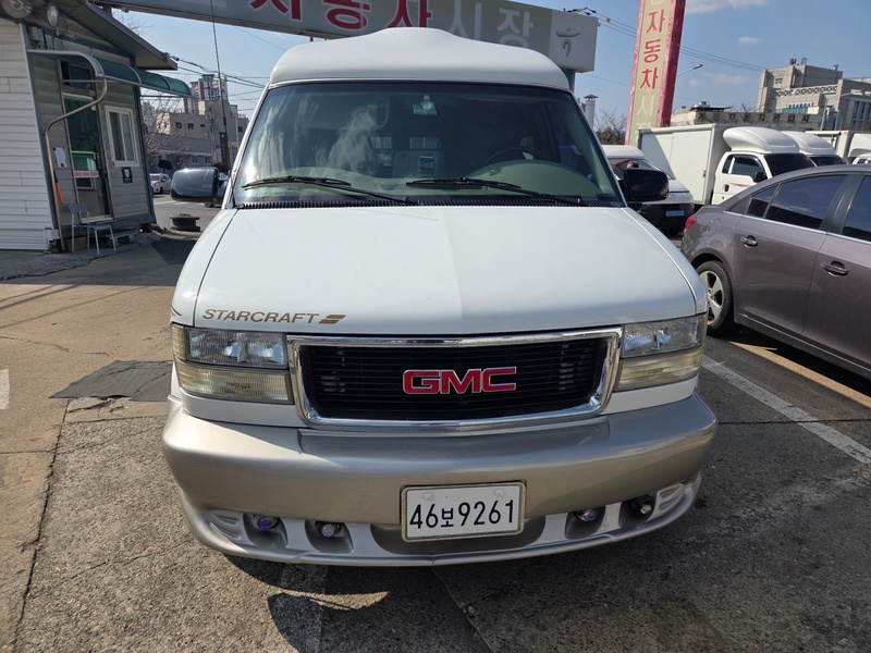 GMC Safari
